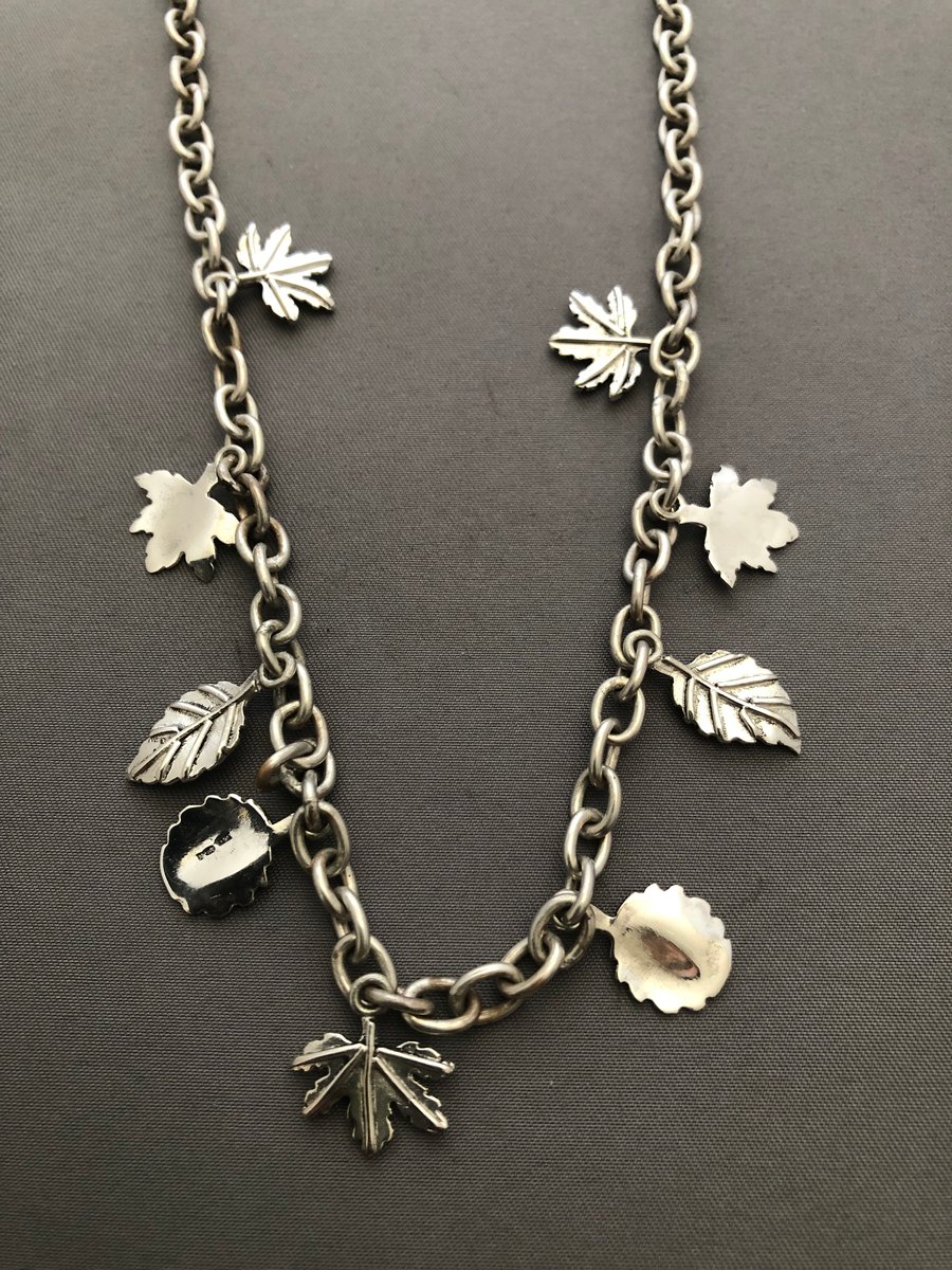 Ladies solid silver leaf chain