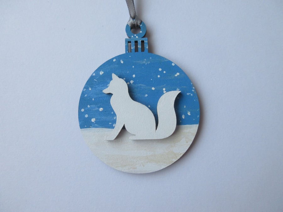 Arctic Fox Christmas Tree Bauble Hanging Decoration White Snow Winter Scene