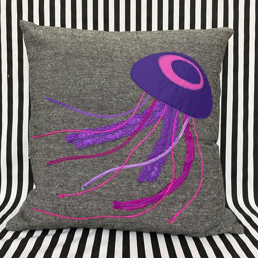 Jellyfish cushion