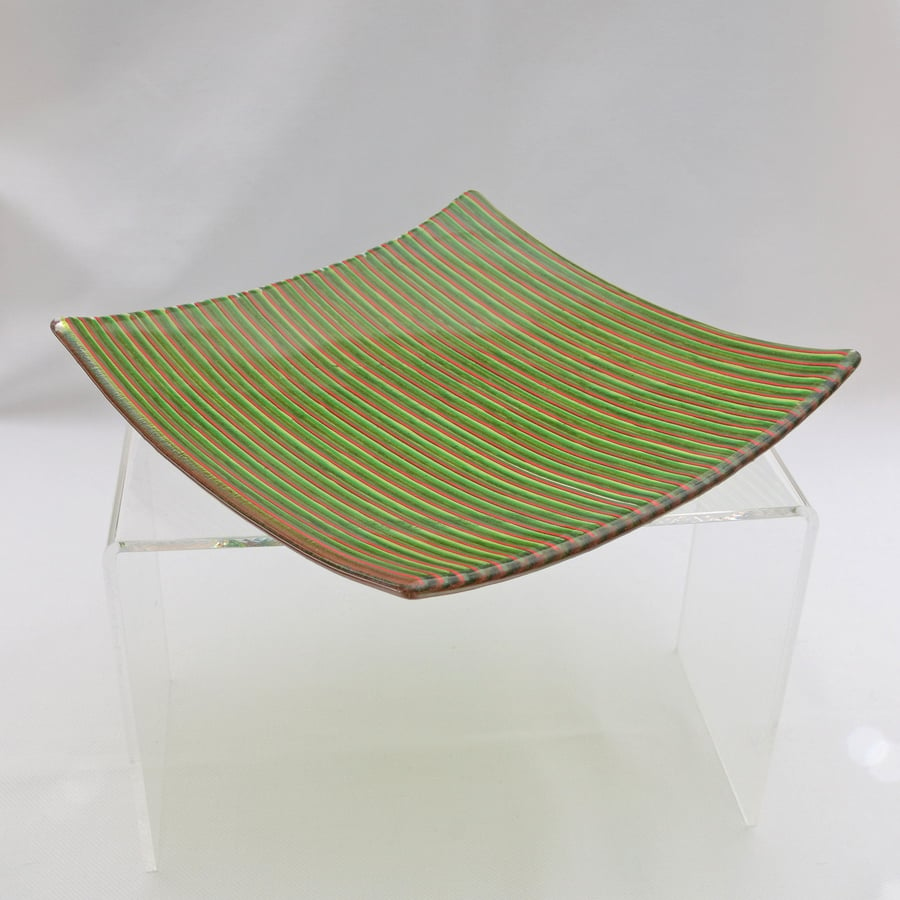 Green and red striped square glass dish, 19cm