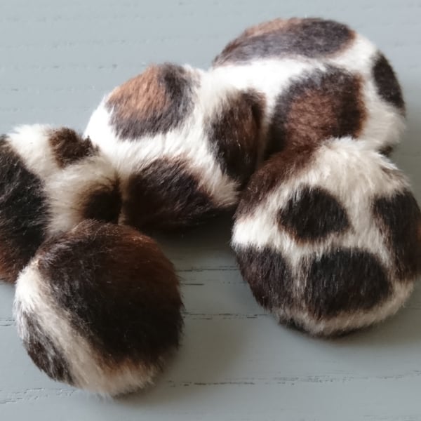 Choice of Pack Size - Animal Print Faux Fur Fabric Covered Buttons 25mm (1 Inch)