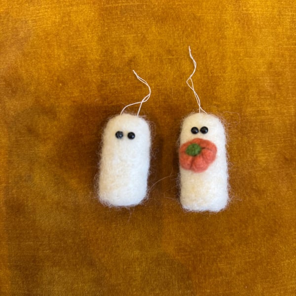 Mini ghost decoration for haloween