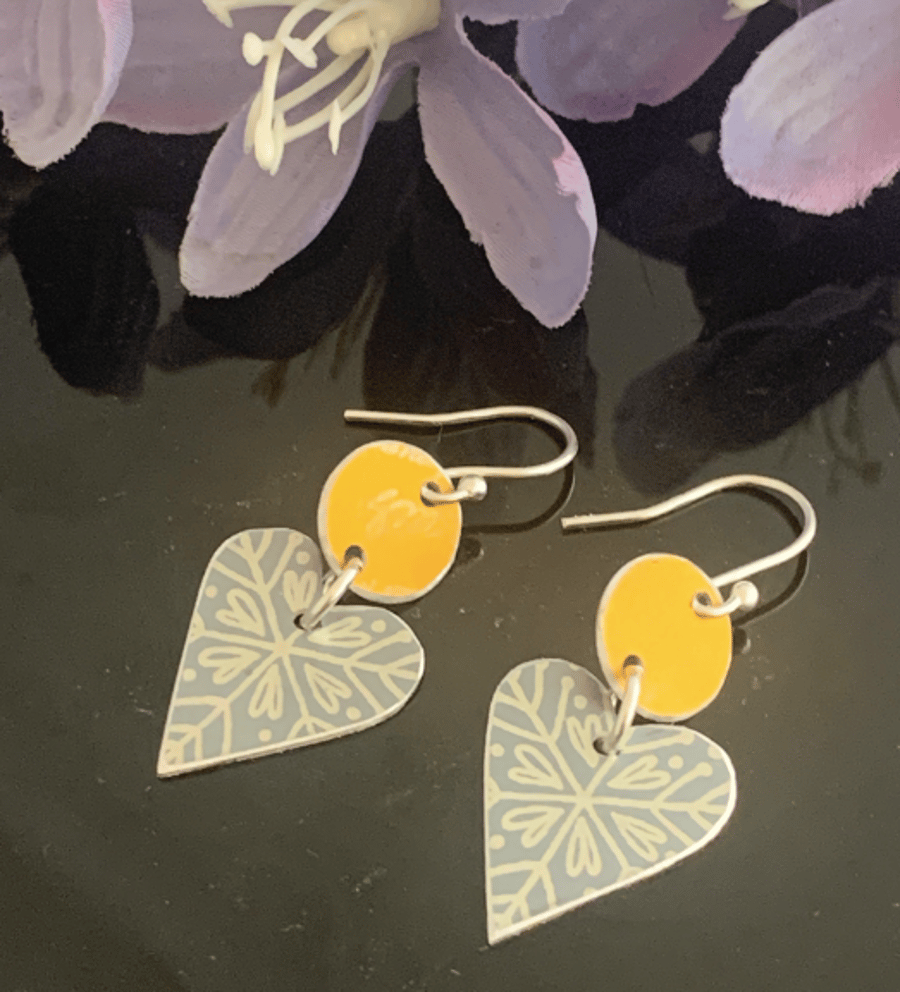 Printed Aluminium and sterling silver heart earrings - Grey and Orange 