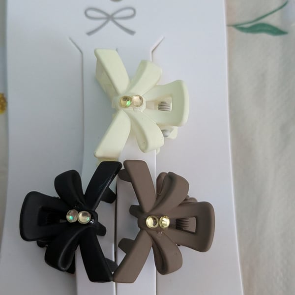 3 pack of mini claw clips 
