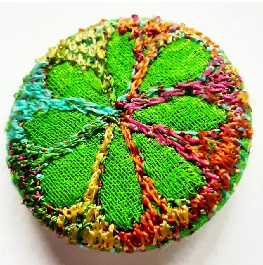 One Inch Badge Green Flower 