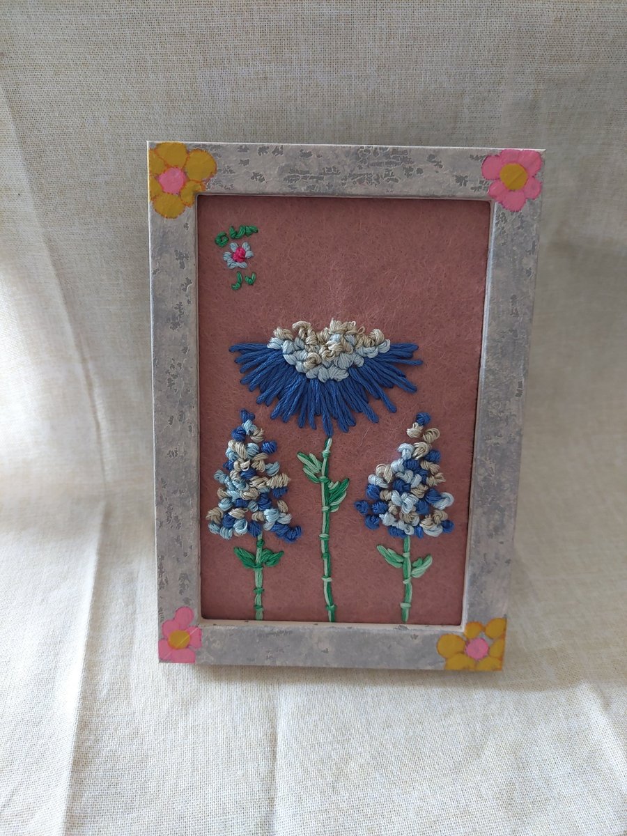 Hand embroidered small picture with upcycled painted frame