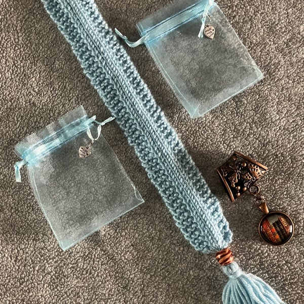 Book Lovers Vintage Books on a shelf Scarf Bail and bookmark set