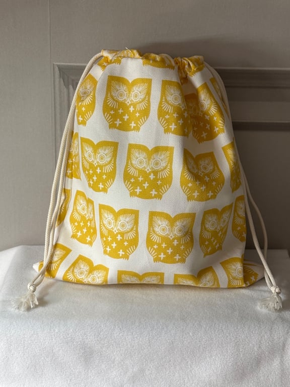 Gorgeous Owl themed drawstring bag