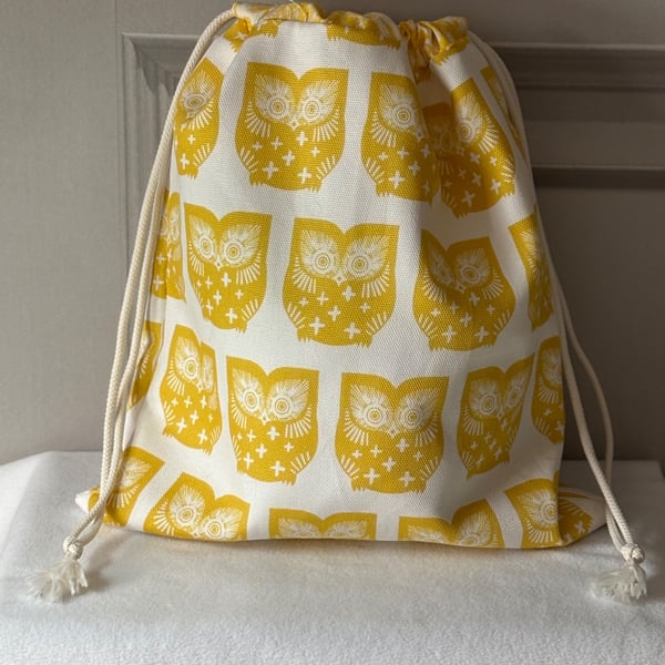 Gorgeous Owl themed drawstring bag
