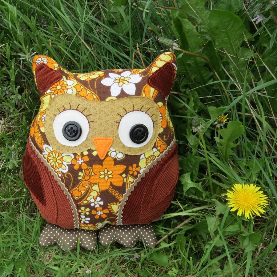 Marigold, a 35cm tall owl cushion.  Vintage 1970s fabric.