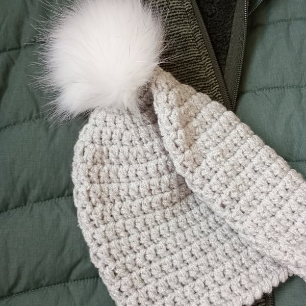 Crochet ladies sparkly silver winter beanie with faux fur pom