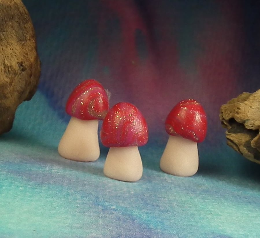 Trio of Toadstools ... Magic! OOAK Sculpt by artist Ann Galvin