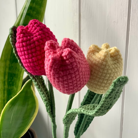 tulip bouquet, 3 crochet tulip mini bouquet, everlasting flowers