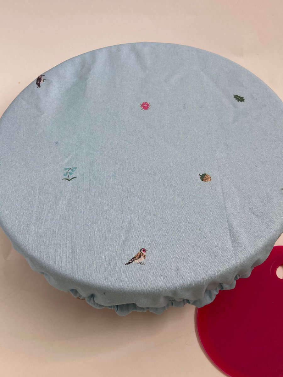 One extra large reusable bowl cover to fit a mixing bowl - blue wildlife.