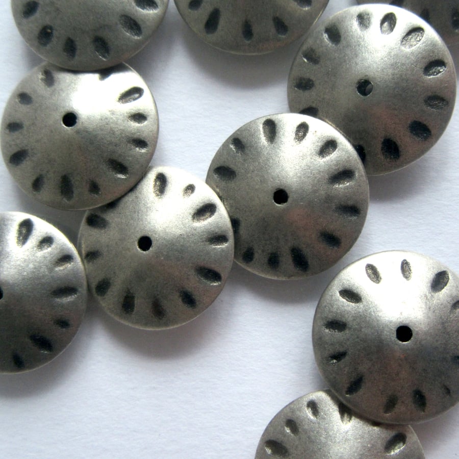 10 x Patterned Silver Coloured Beads 