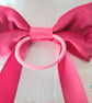 Pink velvet hair bow - Image 3