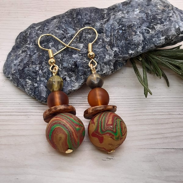 Dangly earrings in seasonal colours