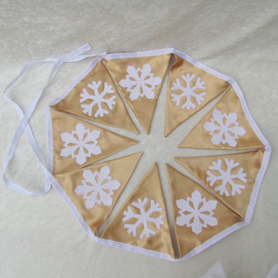 Christmas snowflake bunting