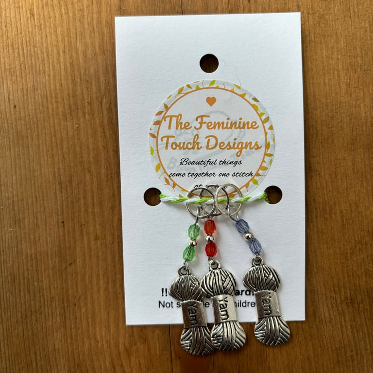 Yarn ball ring stitch markers