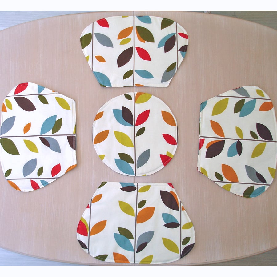 Wedge Placemats x 4 Plus Centre Round Table Leaves Red Orange Green Grey Blue