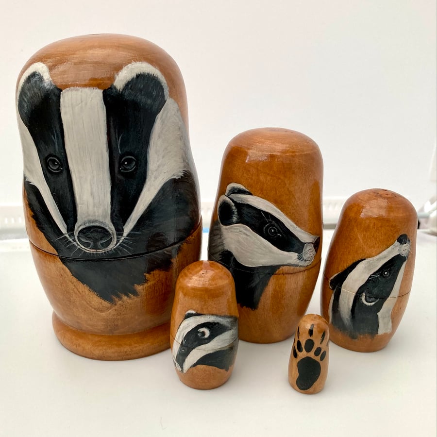 Badger nesting dolls set of 5