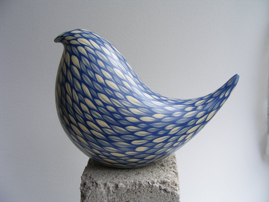 Painted bird (D) Cream on 'Copenhagen Blue'