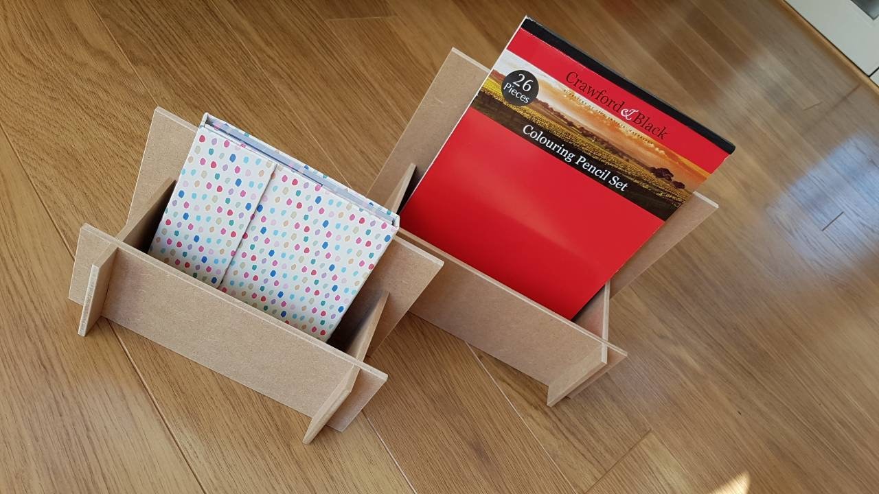Display boxes WITHOUT bases - Flat pack for displays of cards, prints, photos