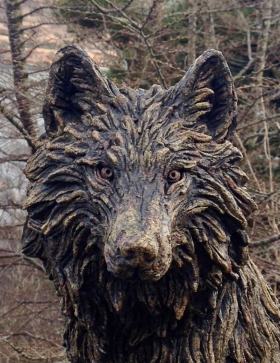 Wolf sculpture in ceramic by Paul Szeiler