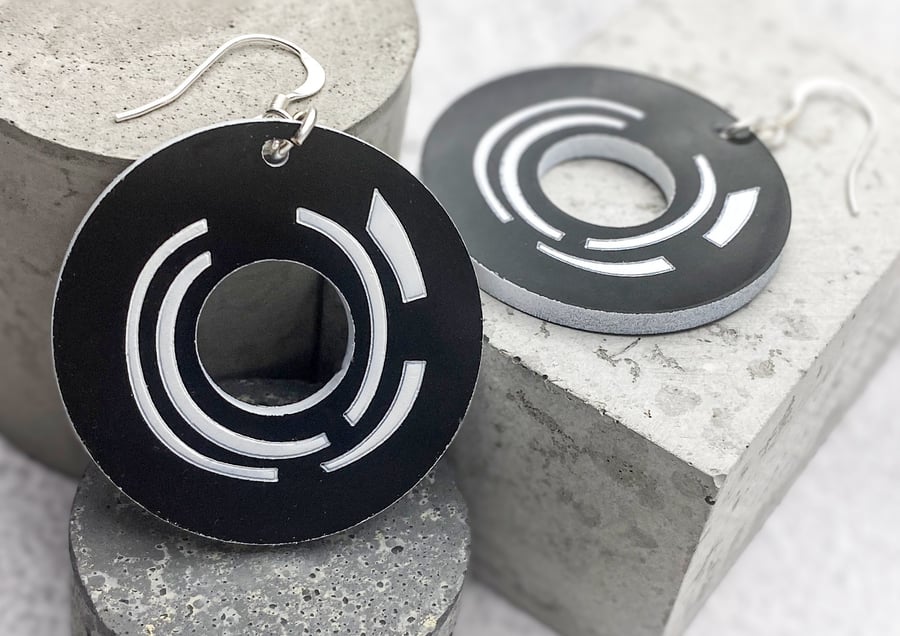 Vinyl Record Earrings: Inspired by Midcentury Music Enthusiasts