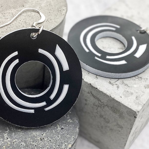 Vinyl Record Earrings: Inspired by Midcentury Music Enthusiasts