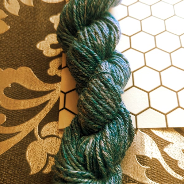 Aquila hand spun yarn – Merino and silk blend -95 yards