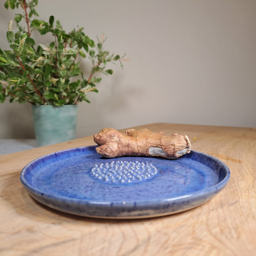 CERAMIC GINGER GRATER - glazed in blue