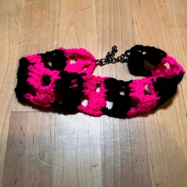 Crochet Checkered Choker