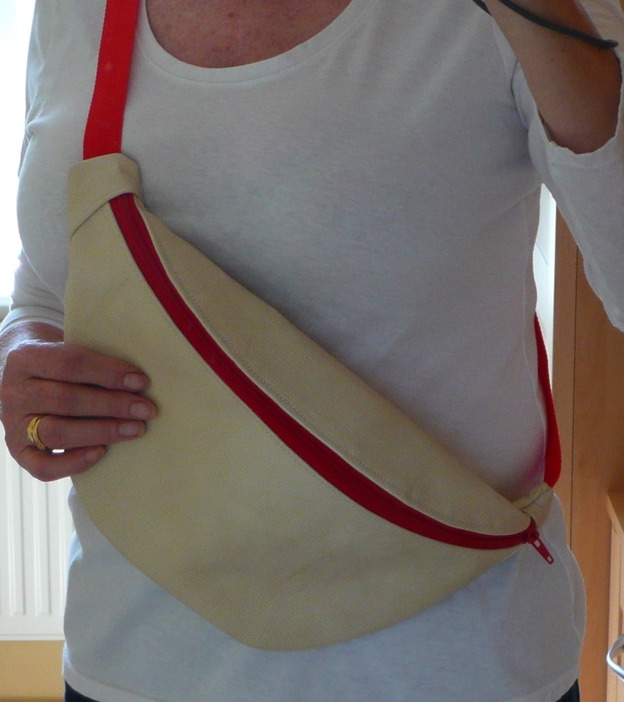 Bumbag, crossbody bag, cream leather shoulder bag, festival bag, stallholder 