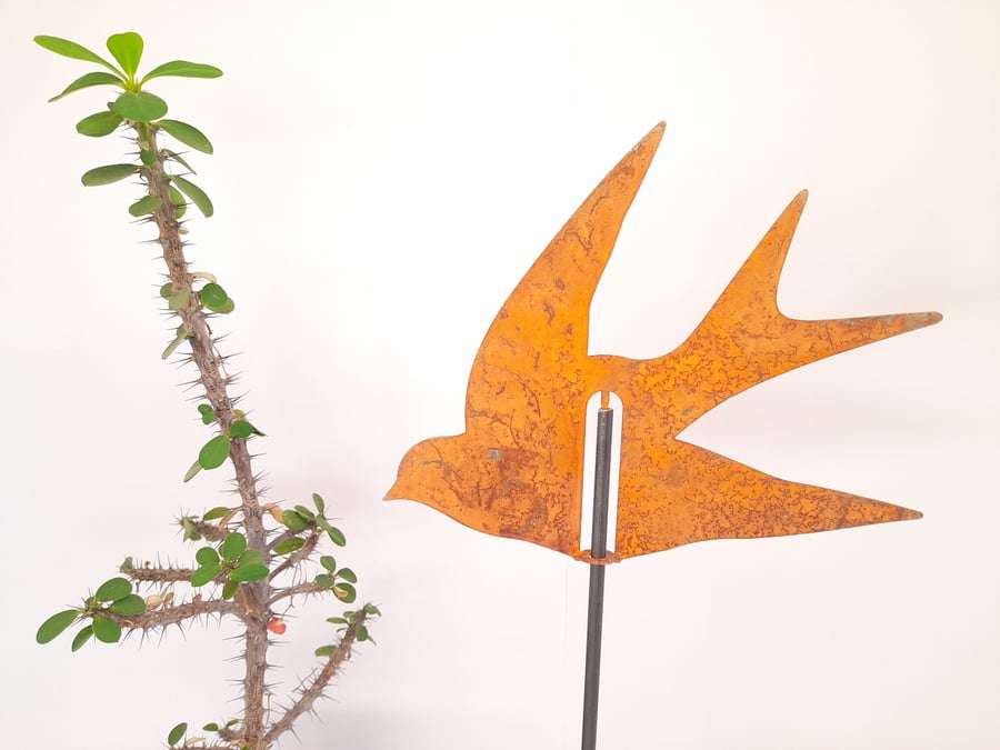 Twirly Whirly Swallow Garden Sculpture - Rusty