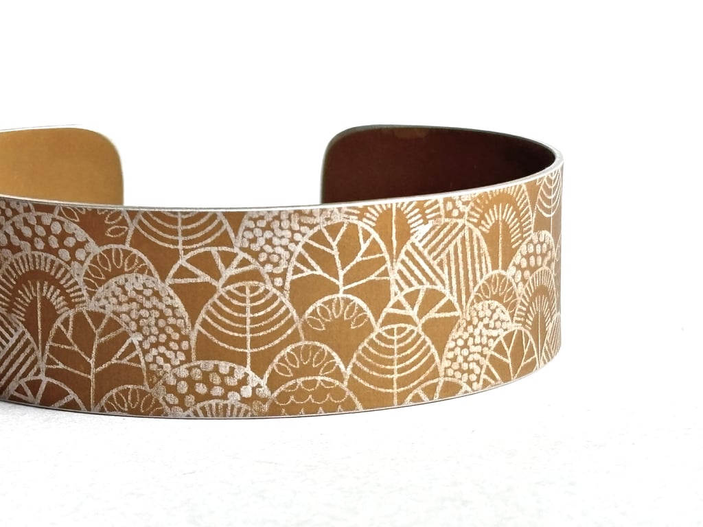 Forest pattern cuff bracelet champagne gold