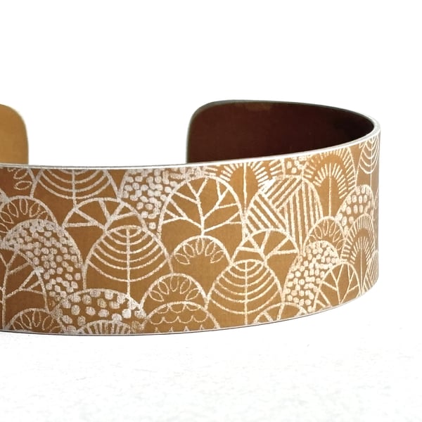 Forest pattern cuff bracelet champagne gold