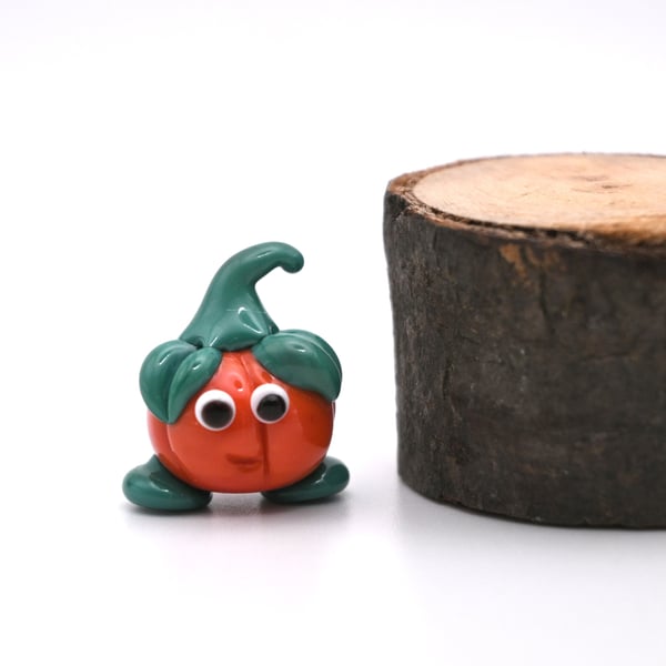 small glass pumpkin figure