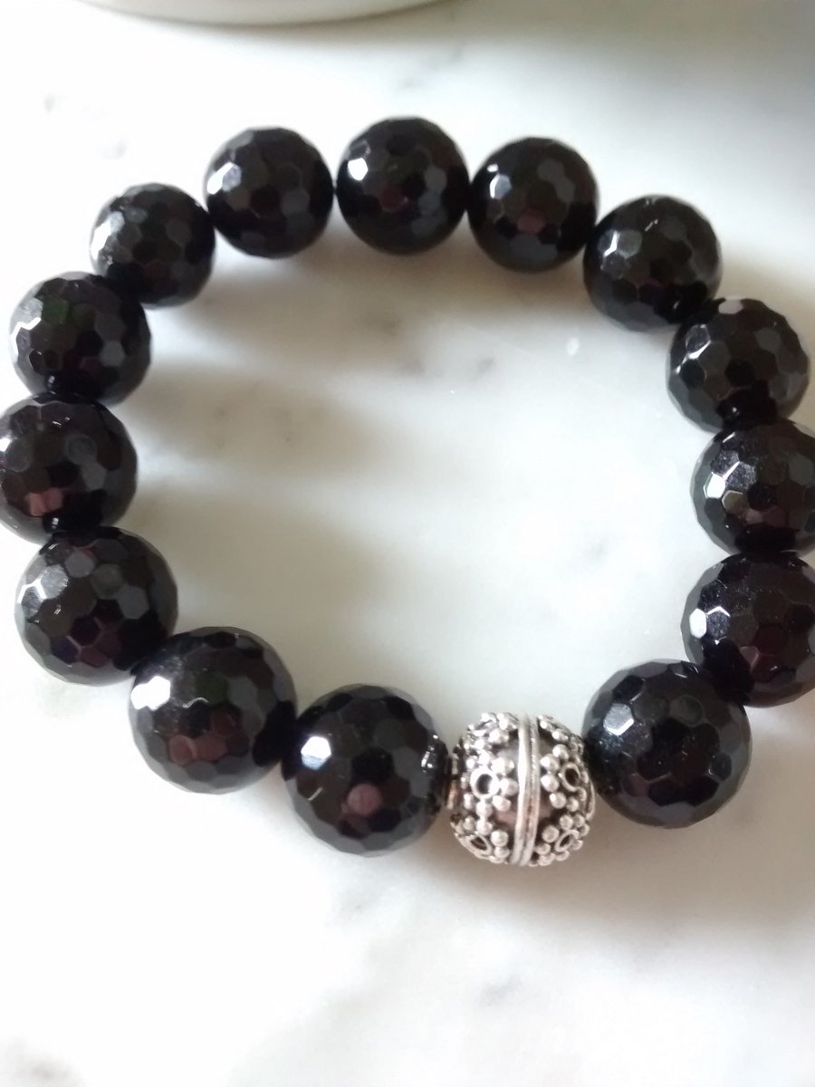 BLACK AGATE AND BALI BEAD BRACELET - FREE SHIPPING WORLDWIDE