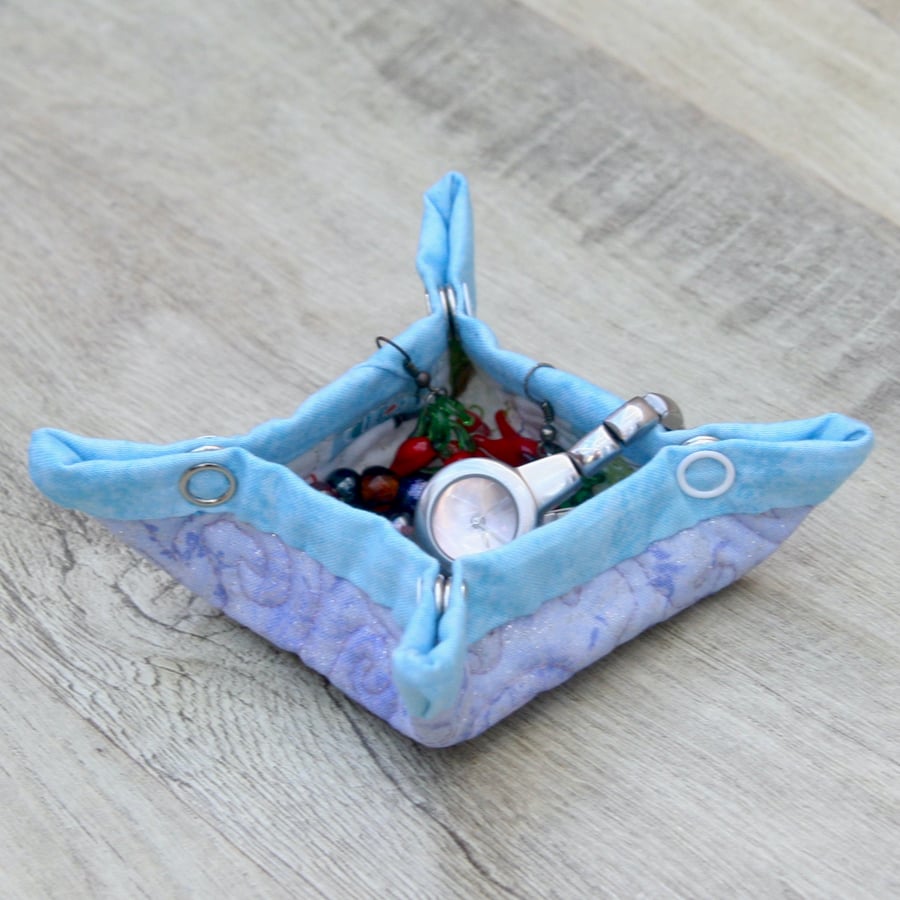 Small Quilted storage box featuring Sewing them... Folksy