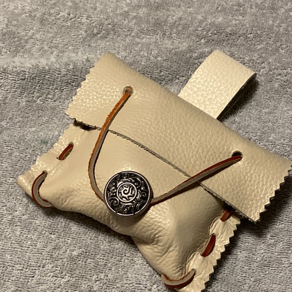 Small Pouch - Off-White - Cream Coloured Leather in a Medieval Style 