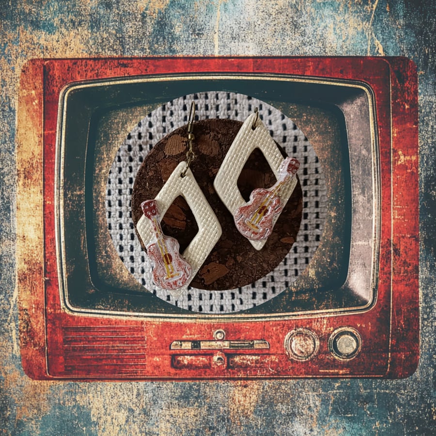 Ukulele ballad earrings 