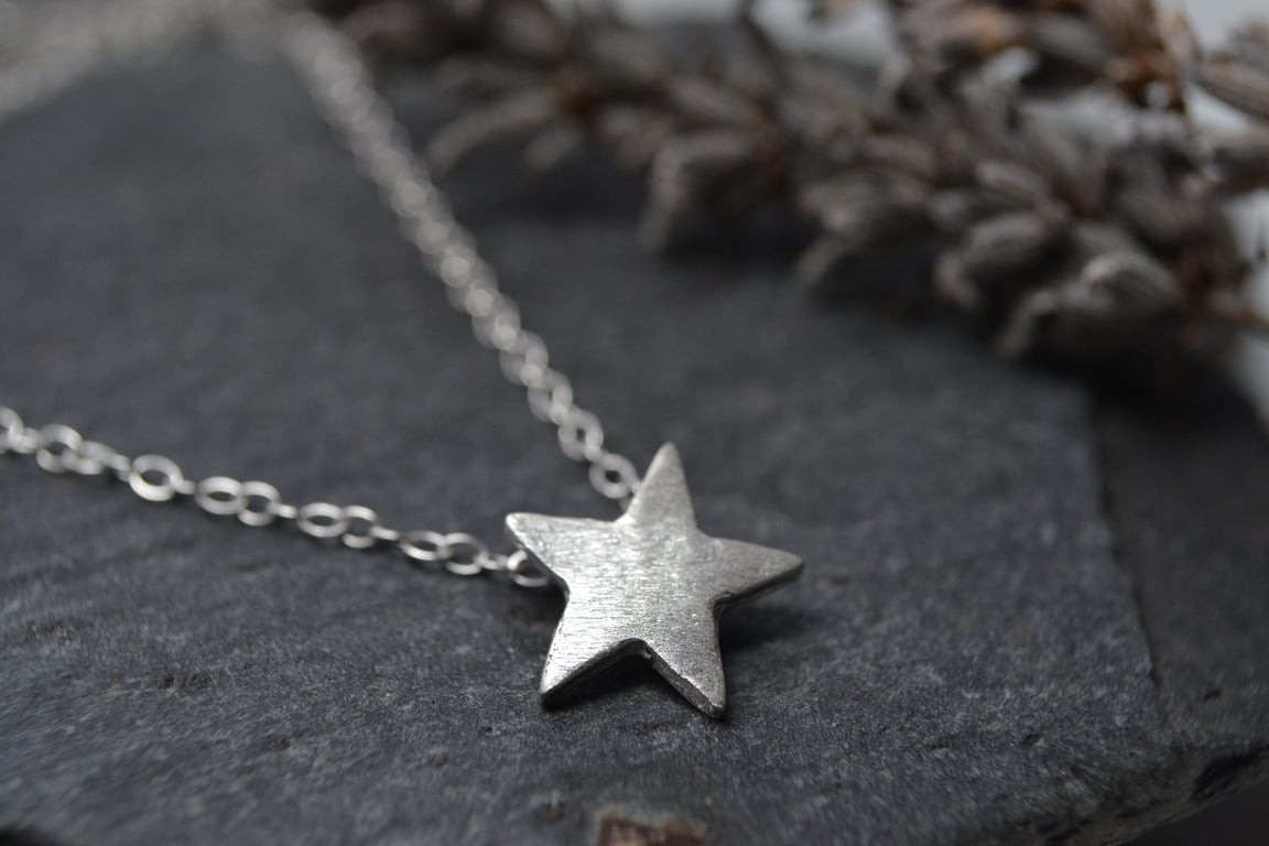 Twinkle - star pendant