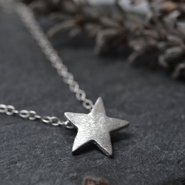 Twinkle - star pendant