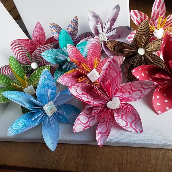 Paper flowers. Set of 12 kusudama flowers. Origami flowers. CC8521