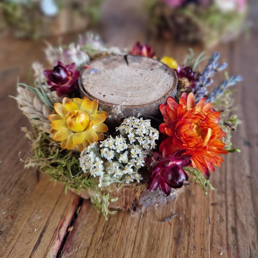 Mini dried flower nature altar - Orange