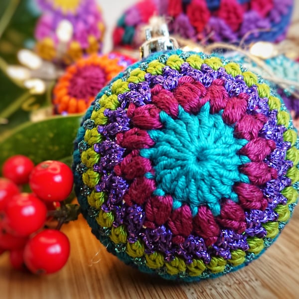 Crochet Christmas Bauble, Christmas Tree Decoration, Hanging Decoration