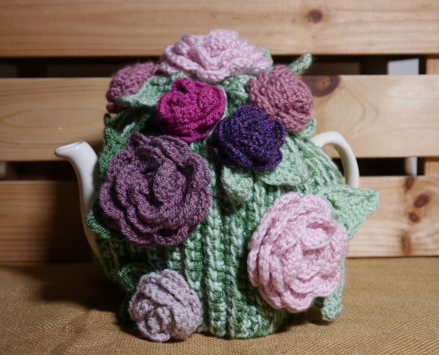 Crochet Tea Cosy, Coming up Roses