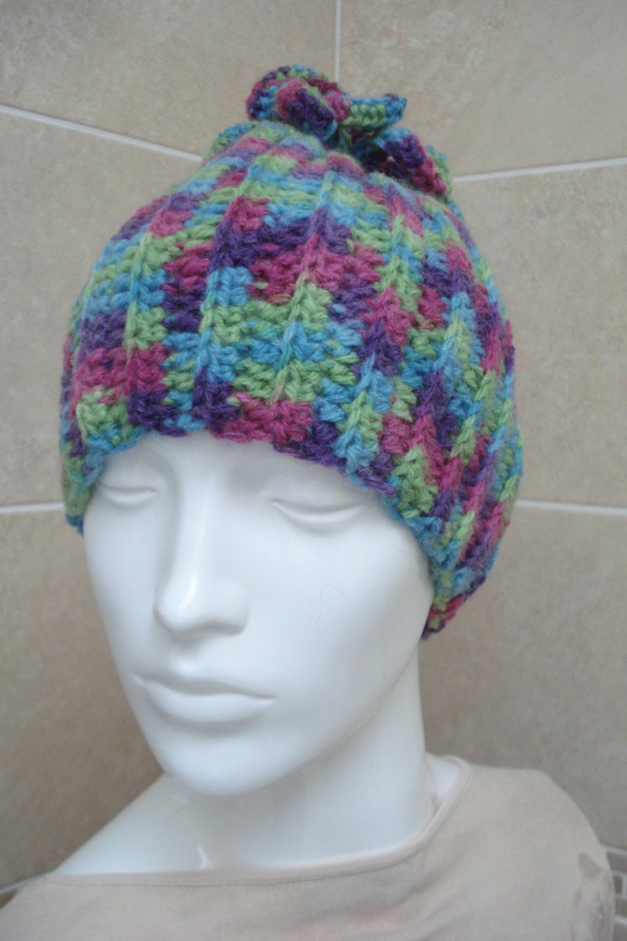 Great Fun Funky Beanie Crochet Hat In Multi Coloured Yarn (J31)