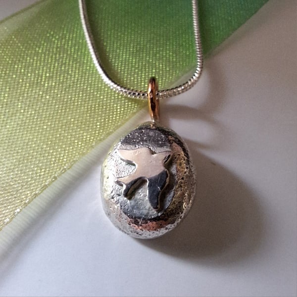 Silver Swallow Pebble